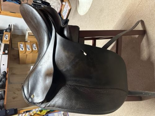 18" Schleese Advance Dressage